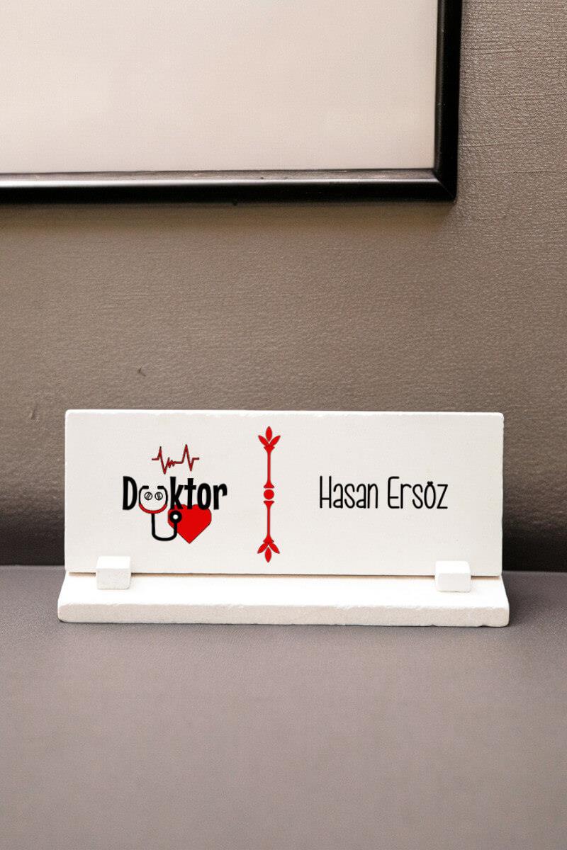 Doktor Masasına Hediye Taş Masa İsimliği